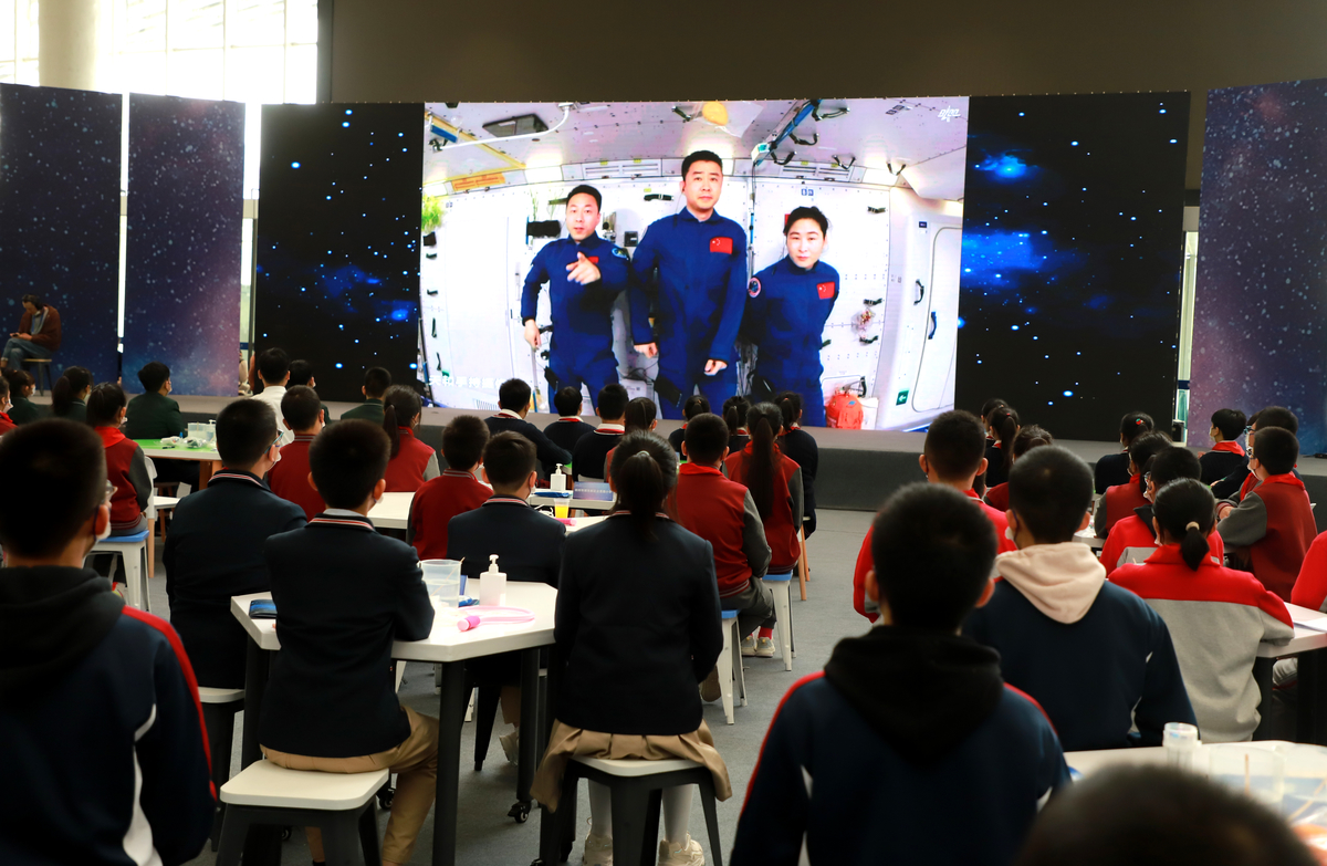 省教育厅副厅长毛杰参加“天宫课堂”第三课 河南分课堂活动  新闻资讯  第6张