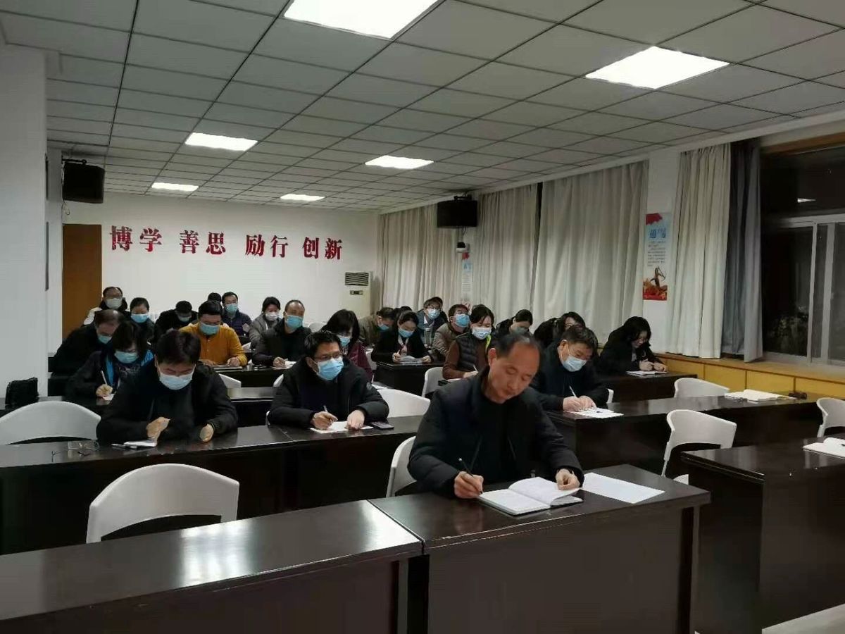 河南省林科院开展第六期“青干夜校”学习活动
