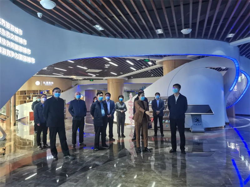 焦作市领导到市文化广电和旅游局调研并召开座谈会