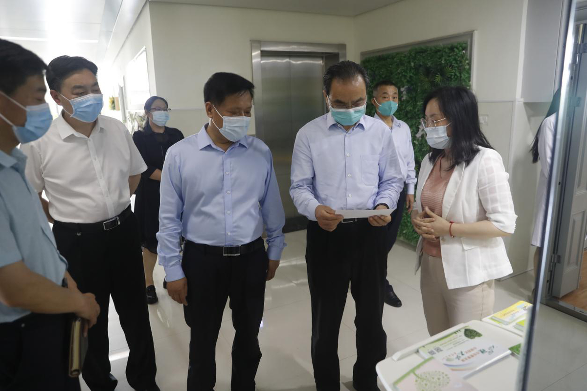 省委教育工委专职副书记尹洪斌督导高校疫情防控工作并组织召开思政课教师座谈会  新闻资讯  第4张