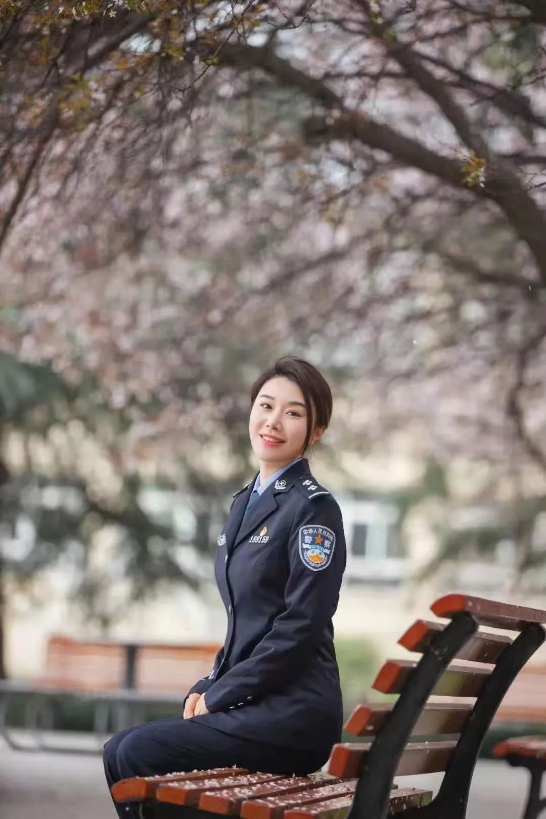 最美女警王石警花铿锵写芳华