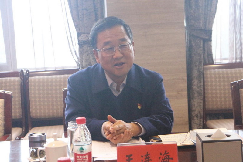 省工业和信息化厅党组成员、副厅长王连海赴信阳、驻马店开展产业扶贫专题调研