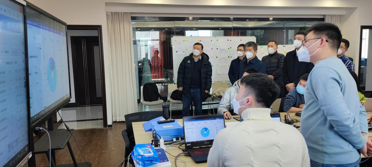 李明东检查春节期间局系统值班值守和网络安全工作并看望慰问坚守一线人员