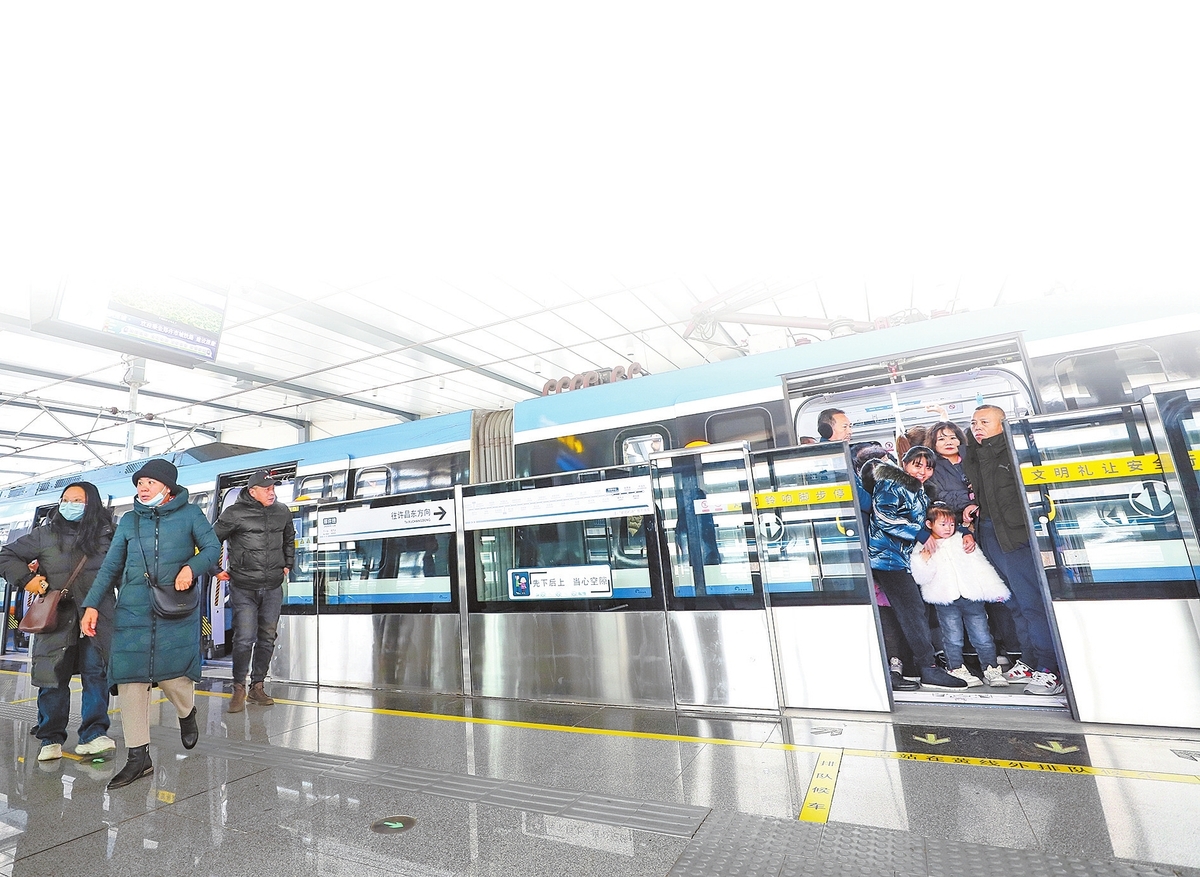 一天超7万人体验 郑许市域铁路全线开启试乘