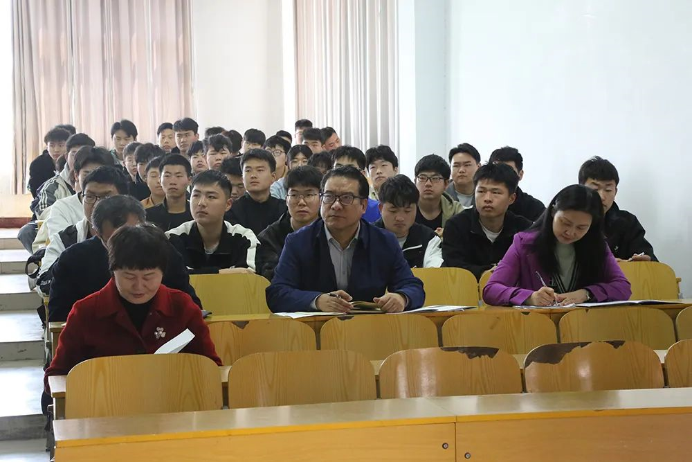 商丘职业技术学院迎接河南省高校思政课“大听课 大调研”活动调研组到校听课调研