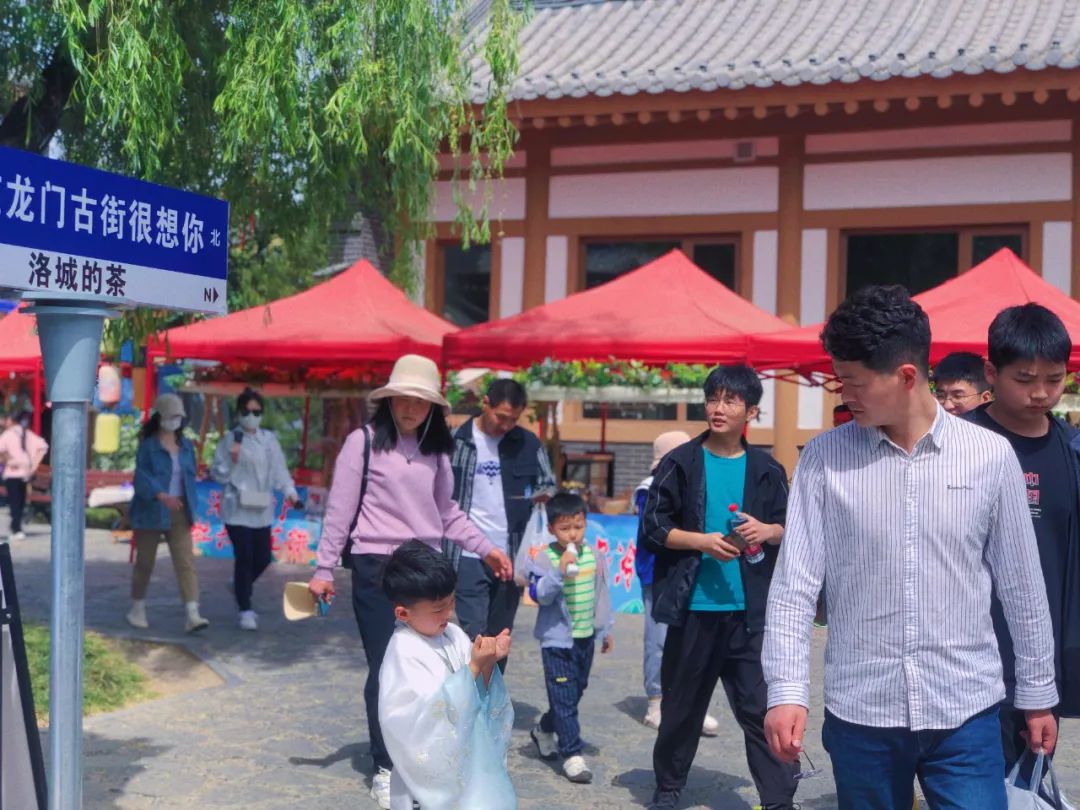 行走河南·读懂中国丨花式打卡龙门石窟 处处都是宝藏