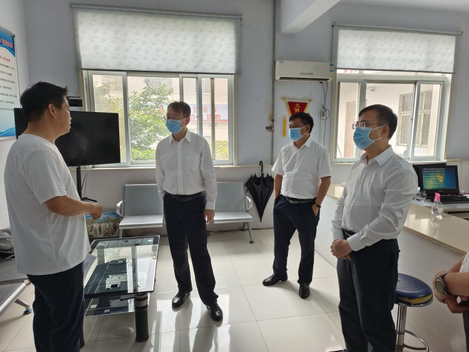 省商务厅党组书记、厅长王振利<br><br>深入濮阳市华龙区调研平安建设工作
