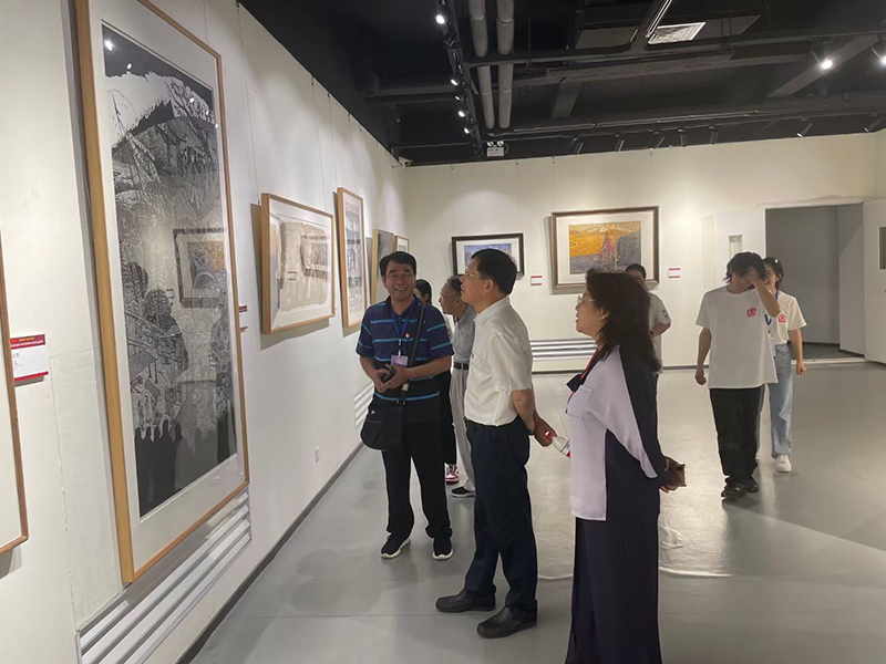 庆祝中国共产党成立100周年河南省高等院校教师书画作品展暨第四届中原美术、设计学院院长论坛开幕