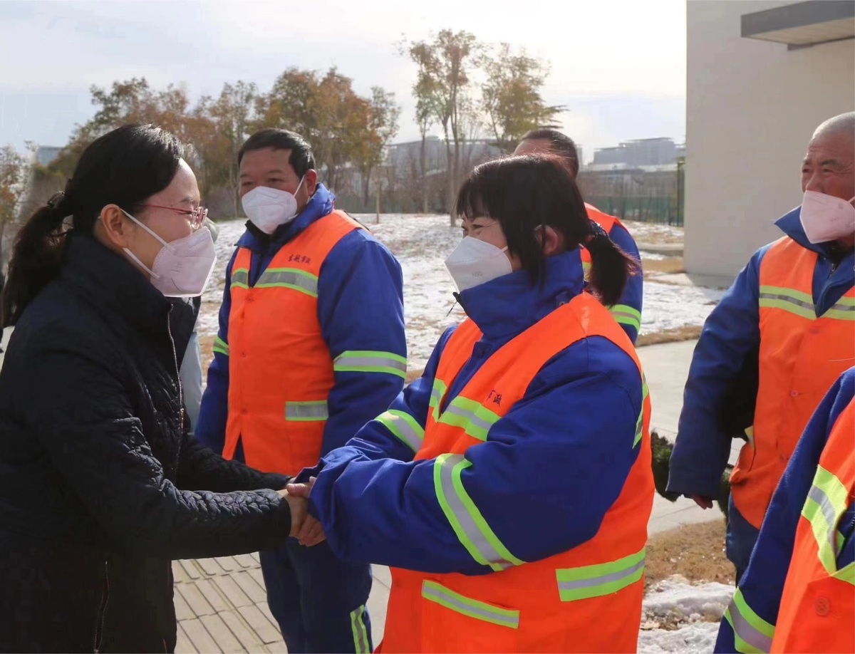 王艺厅长春节前督导住建领域安全生产、<br>城市运行工作并慰问环卫工人