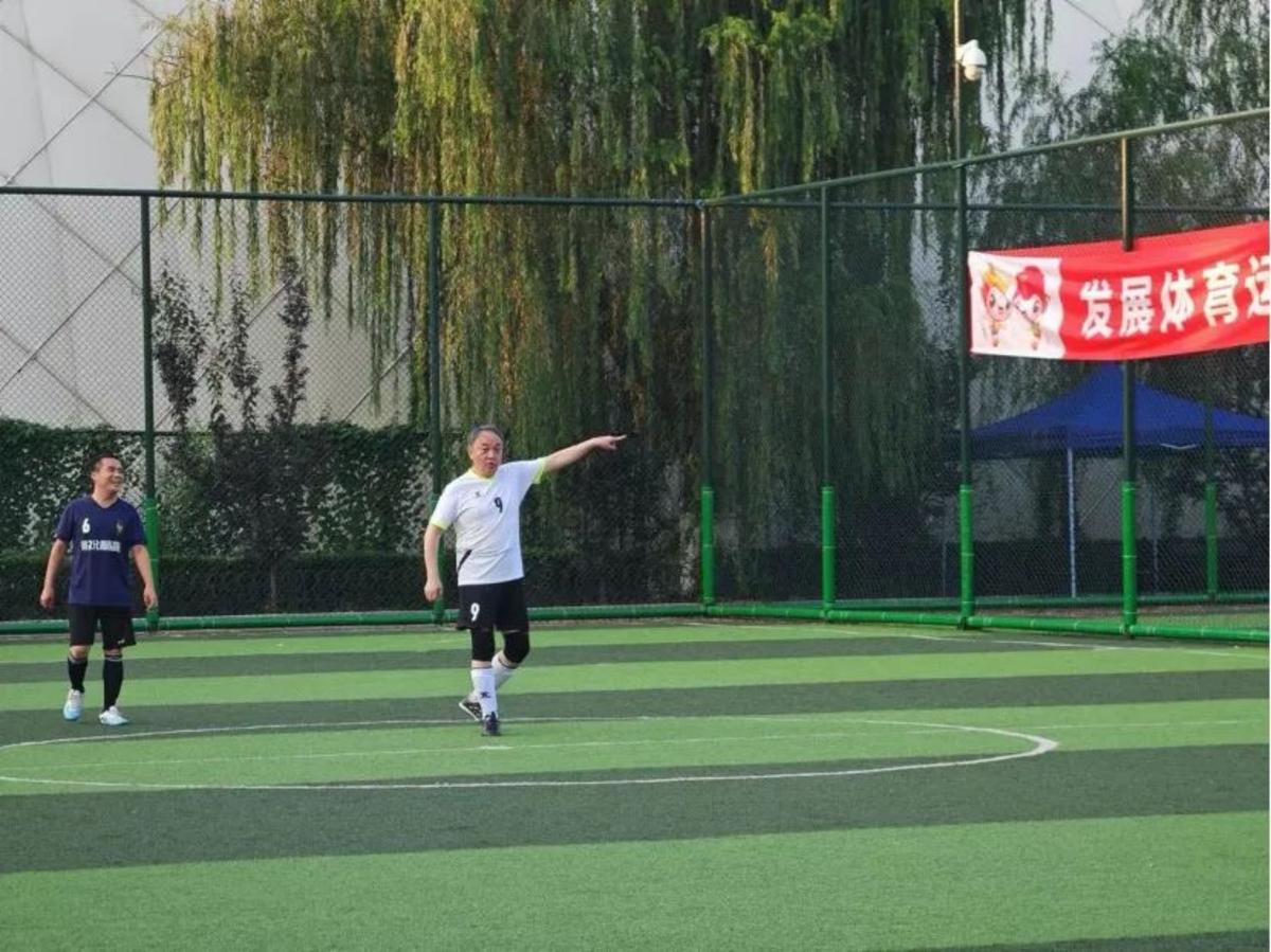 省发展改革委足球代表队获得河南省第十四届运动会三等奖和体育道德风尚奖