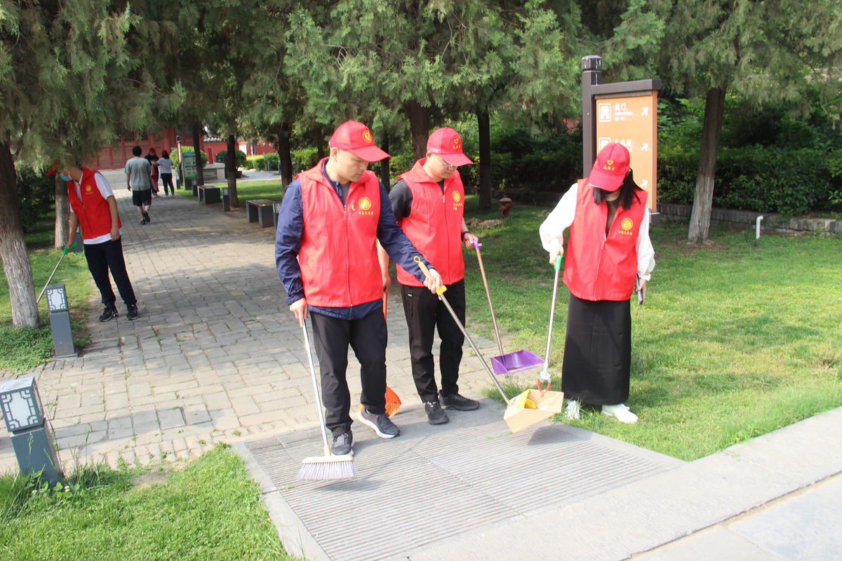 美好中国 幸福旅程 ——许昌市审计局开展文明旅游志愿服务活动