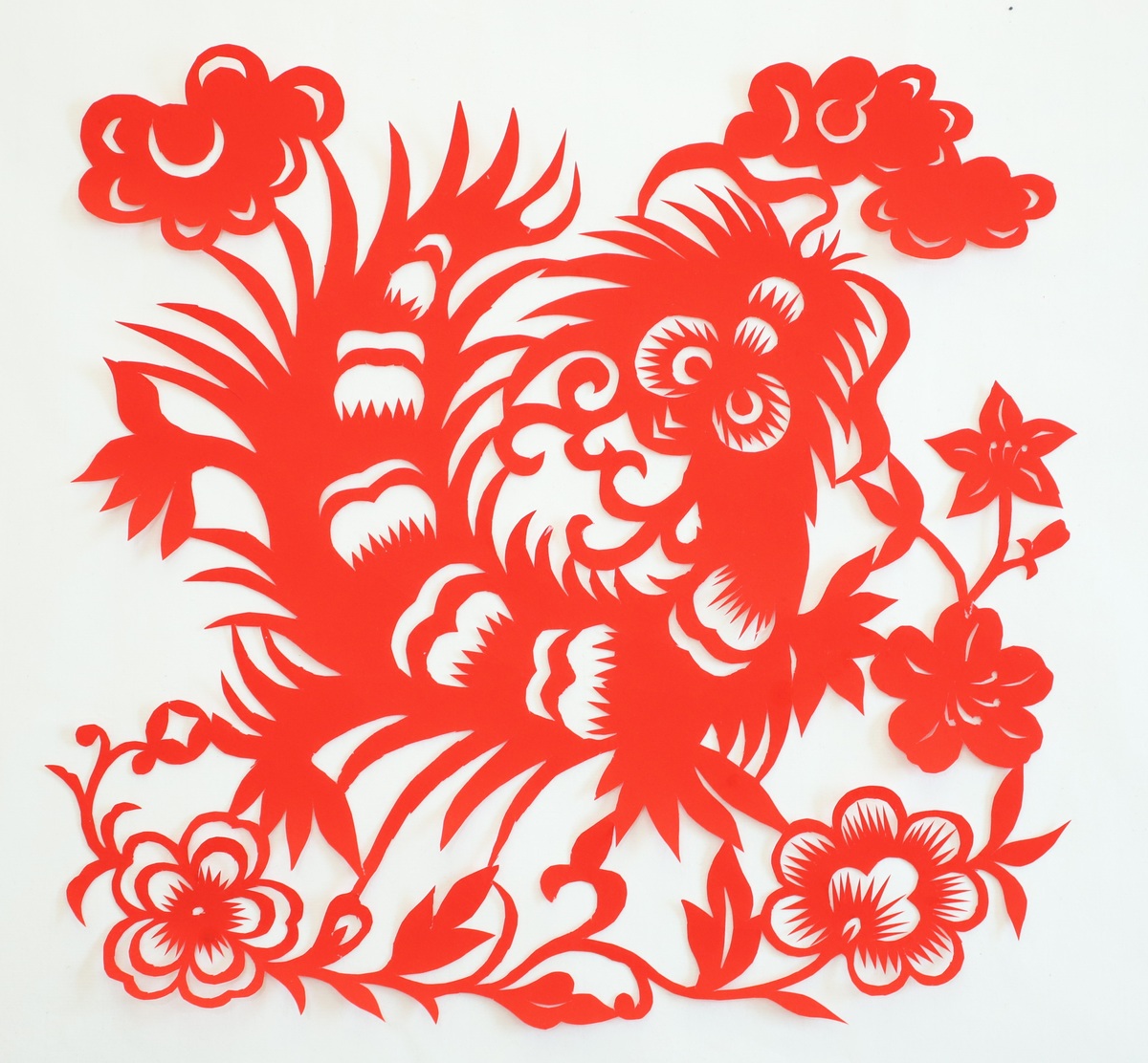 “祥龙贺岁——百人剪百龙”剪纸展开展