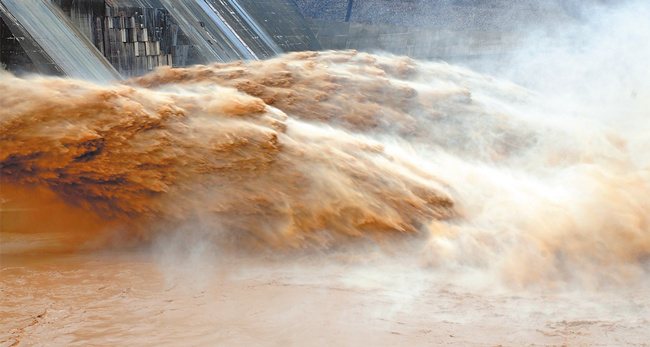 �ƺӵ�5�ź�ˮ�ִ���� С�˵׳���й��ȷ����ˮ˳������