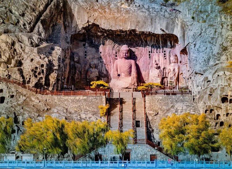 龙门石窟：一座丰富多彩的艺术殿堂