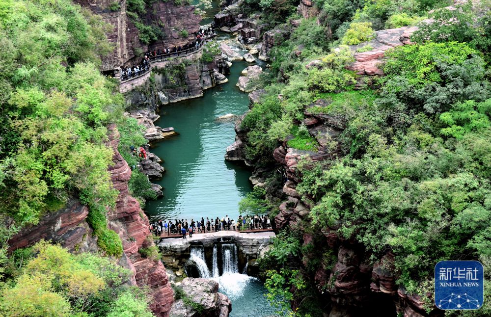 假期旅游热 祖国山河美