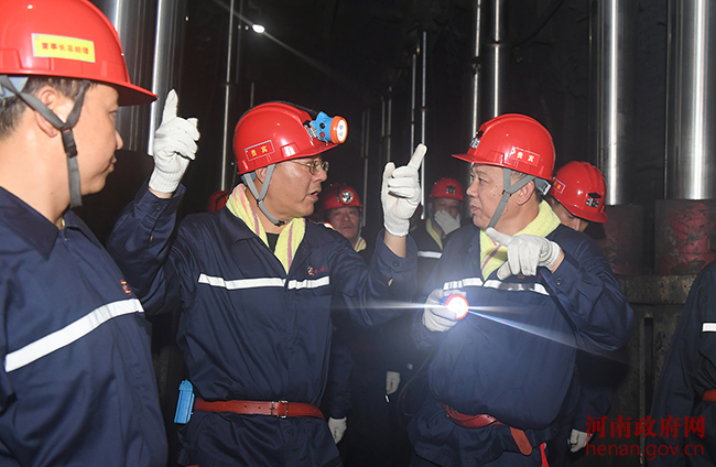 尹弘深入700米矿井下2小时 检查煤矿安全生产工作