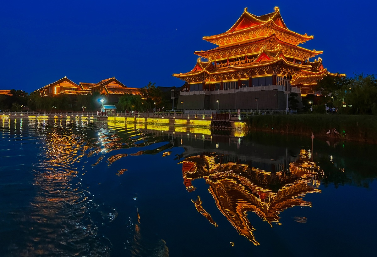 【行走河南·读懂中国】开封：汴梁夜色正繁华