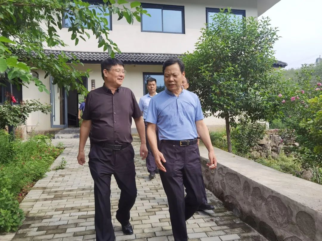 李延庆副厅长调研鹤山区乡村旅游工作