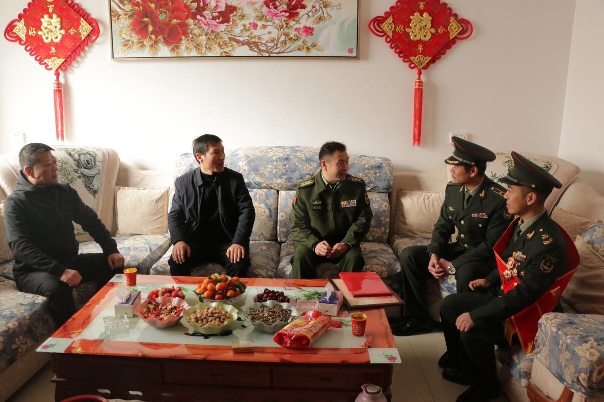 “光荣的感觉是拿钱买不到的” ——周口市太康县喜报送得热热闹闹