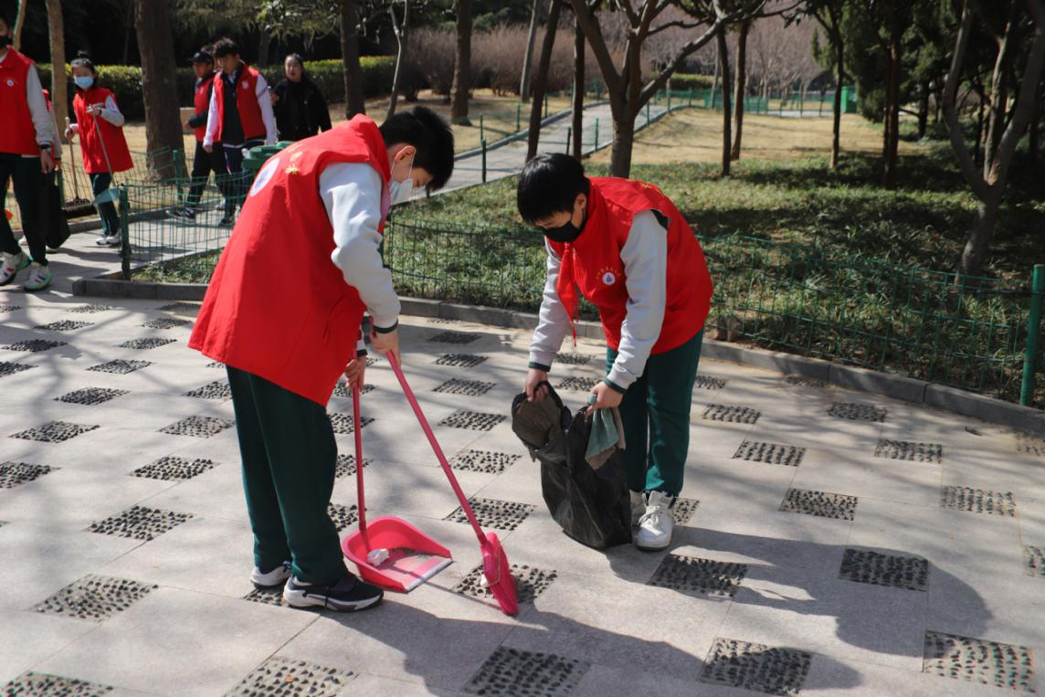 学习雷锋精神 弘扬优良传统