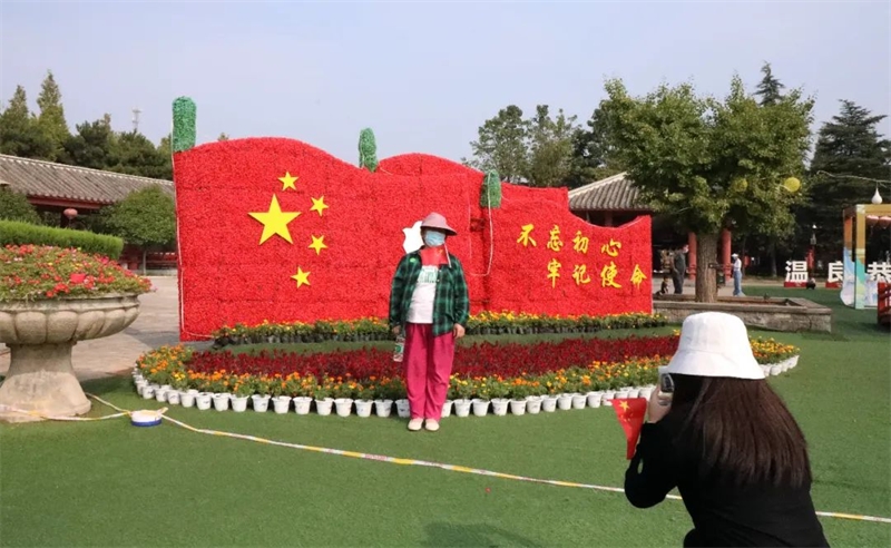 芒砀山与全国游客欢度国庆