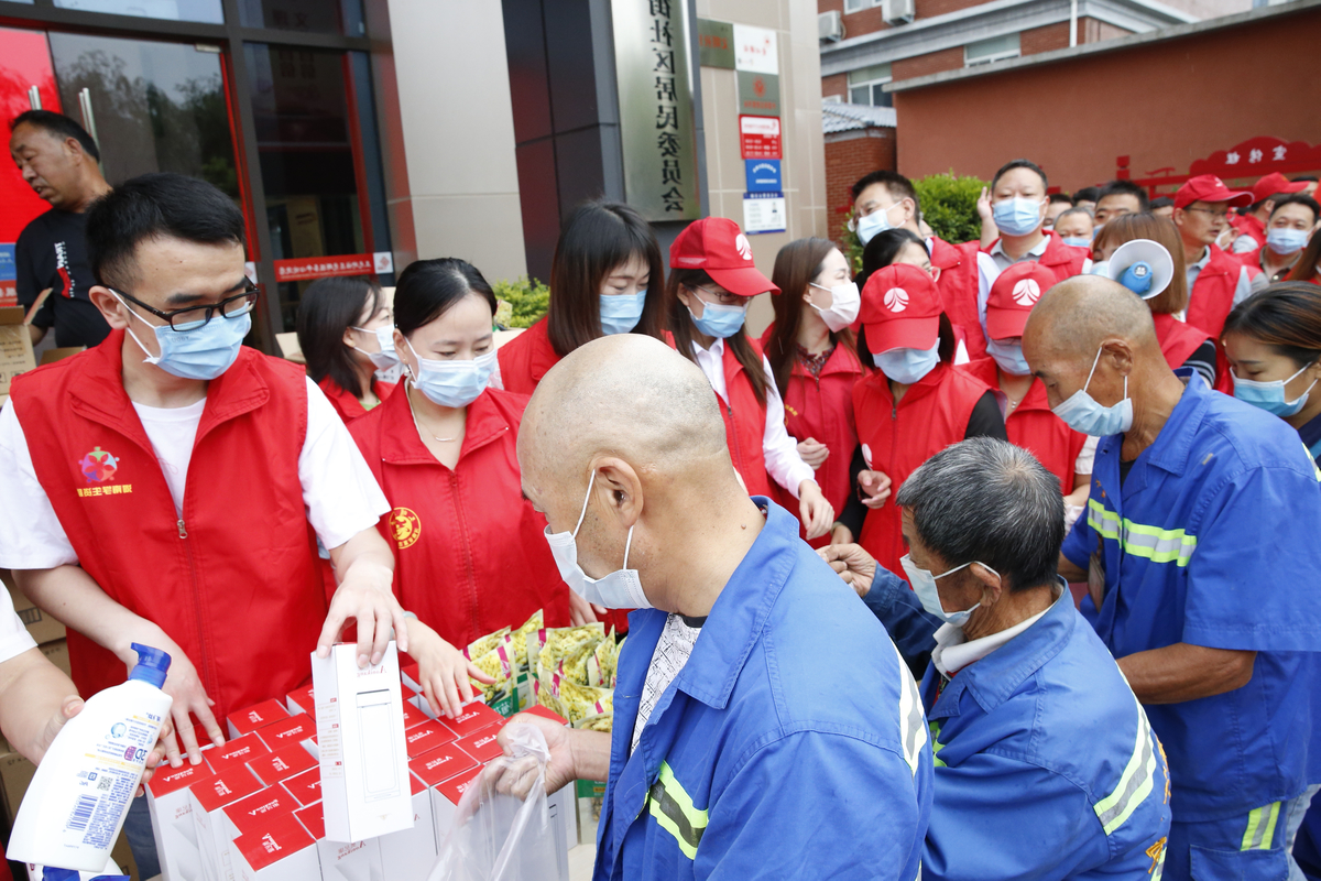 省教育厅积极参加“夏日送清凉 关爱在正光”志愿服务活动