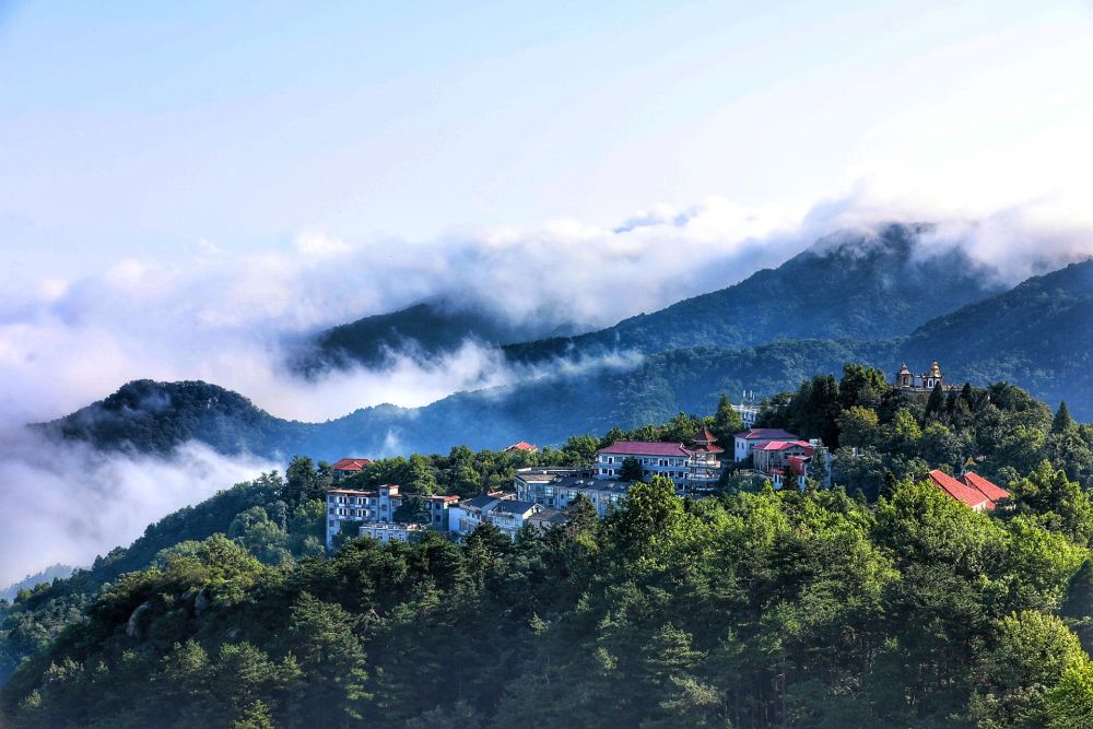 鸡公山第五届避暑文化季暨坐着高铁游大别山活动即将开启