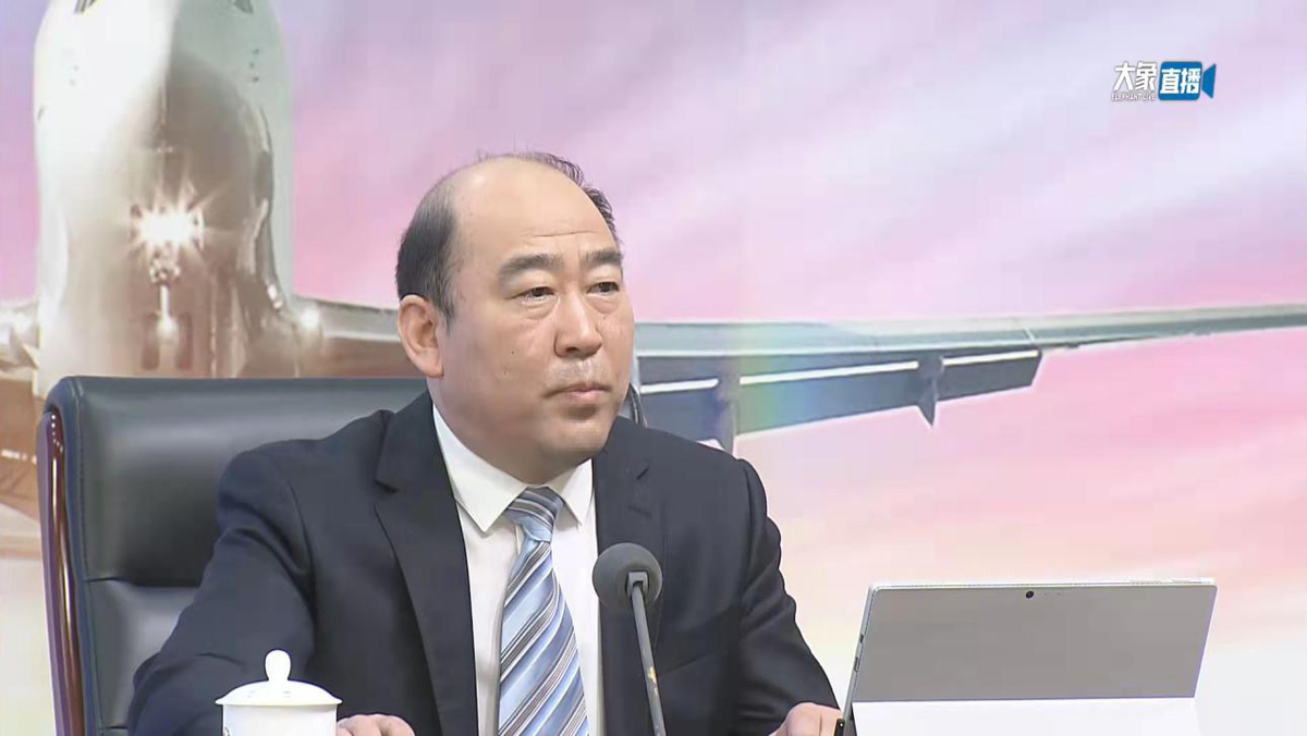 省委直属机关工委、省工业和信息化厅 联合举办 河南“十大战略”之“换道领跑战略”专题讲座