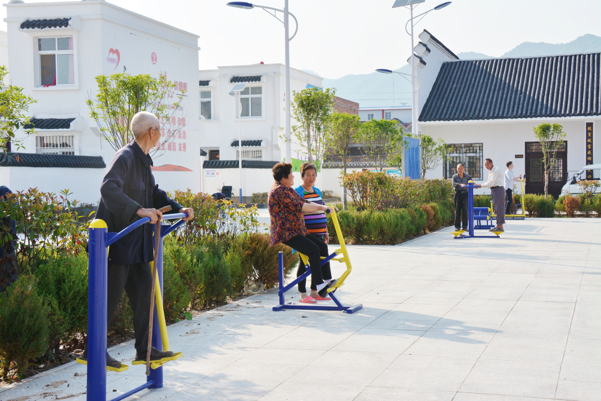 搬出新生活、搬出新气象、搬出新希望 ——河南省南阳市内乡县马山口镇幸福社区典型案例