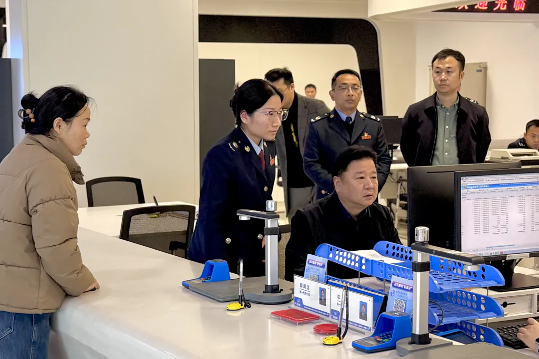 【“一把手”走流程】郑州航空港区税务局第一税务分局局长郭宇亲身体验政务服务，力促税费服务优化