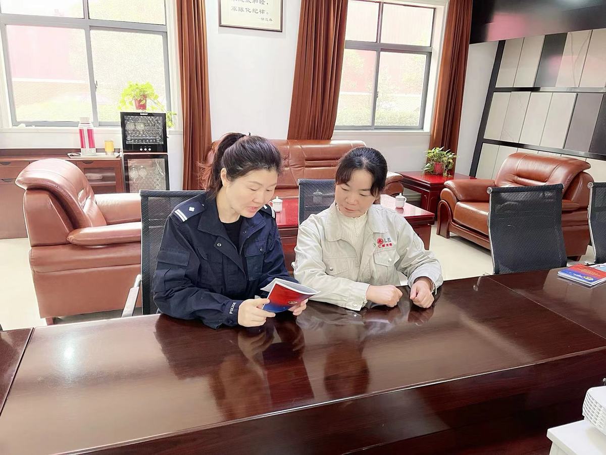信阳公安：出入境管理支队深入企业走访宣传便民利企政策