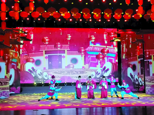 鹤壁市举行2023春节戏曲晚会彩排