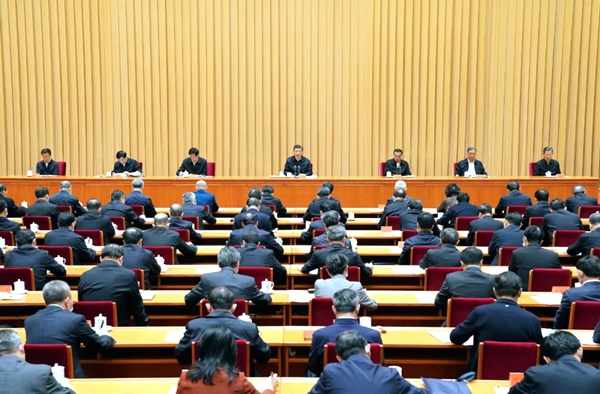 习近平：坚定不移走中国特色社会主义法治道路