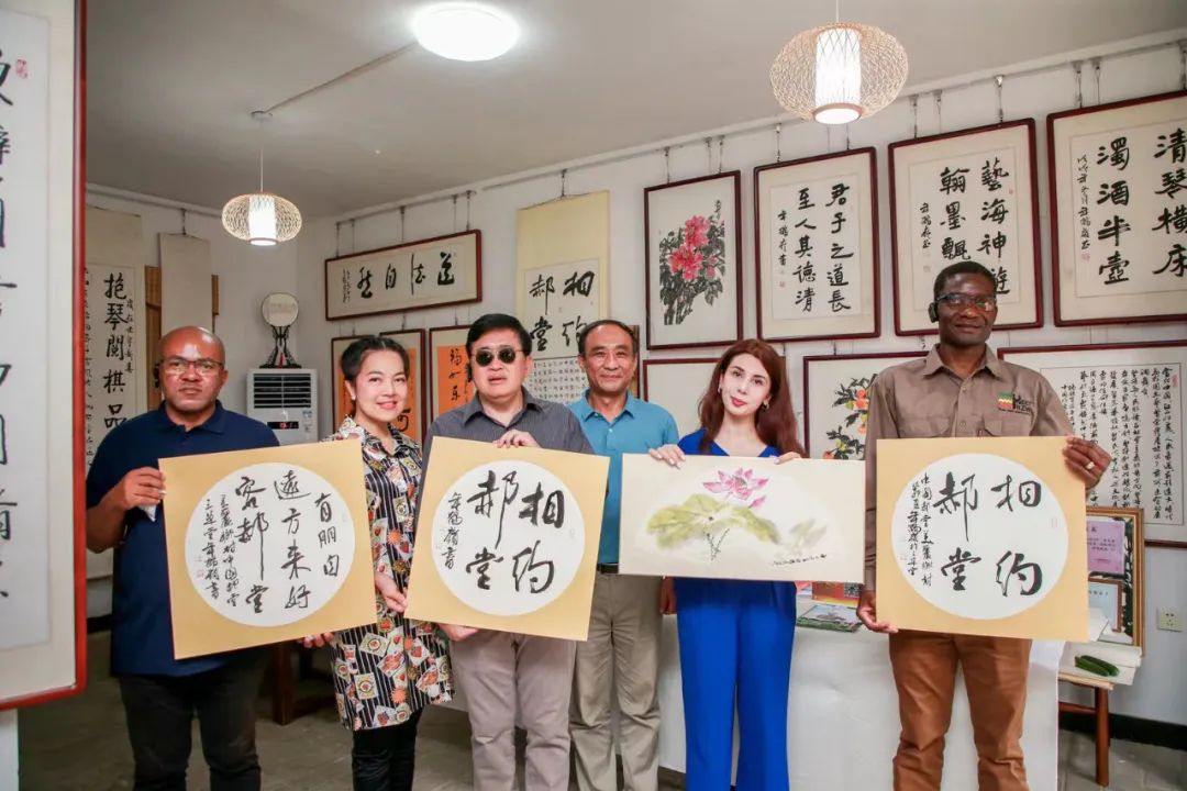 2023驻华外交官“发现中国之美”活动走进河南