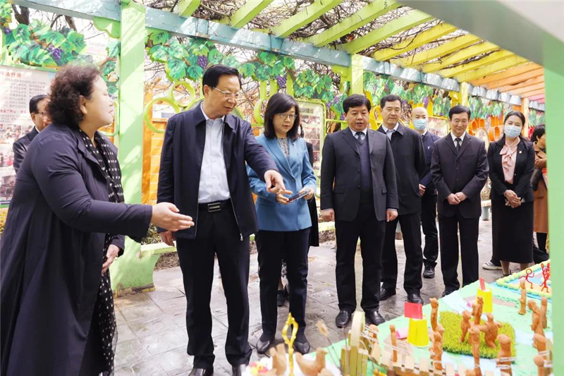 黄河泥塑幼儿课程成果汇展暨《小手捏出大世界》新书首发仪式在省直一幼举行