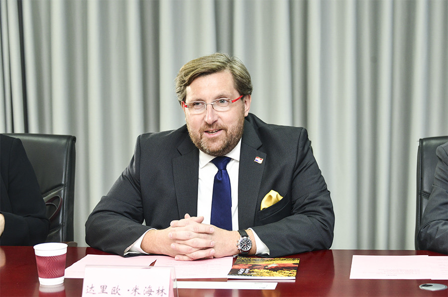 河南省文化和旅游厅厅长姜继鼎会见克罗地亚共和国驻华大使达里欧·米海林一行