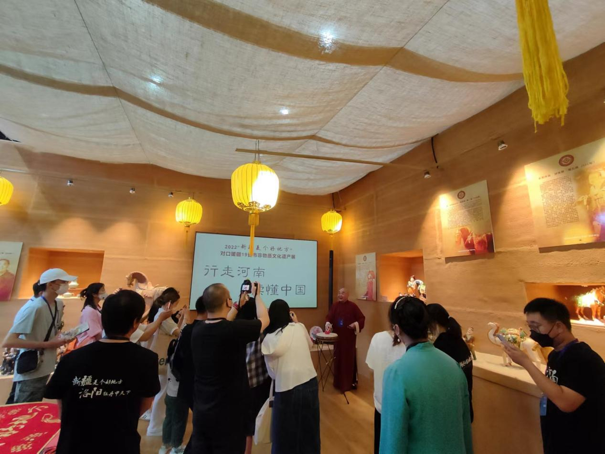 河南人在新疆 非遗展引起思乡情