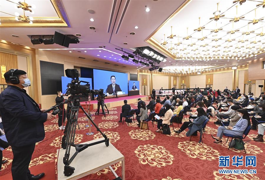 全國政協(xié)十三屆四次會(huì)議舉行新聞發(fā)布會(huì) <br>政協(xié)大會(huì)定于3月4日下午3時(shí)開幕