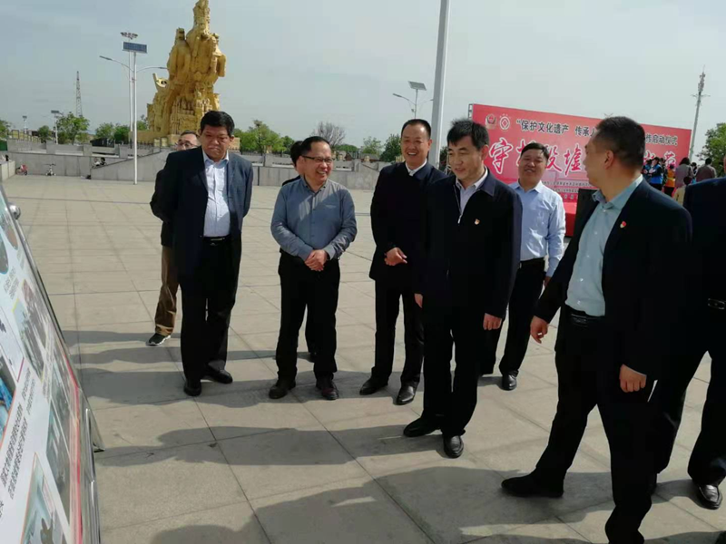 院安阳工作站副站长何毓灵,殷墟党工委副书记,管委会常务副主任宋志刚