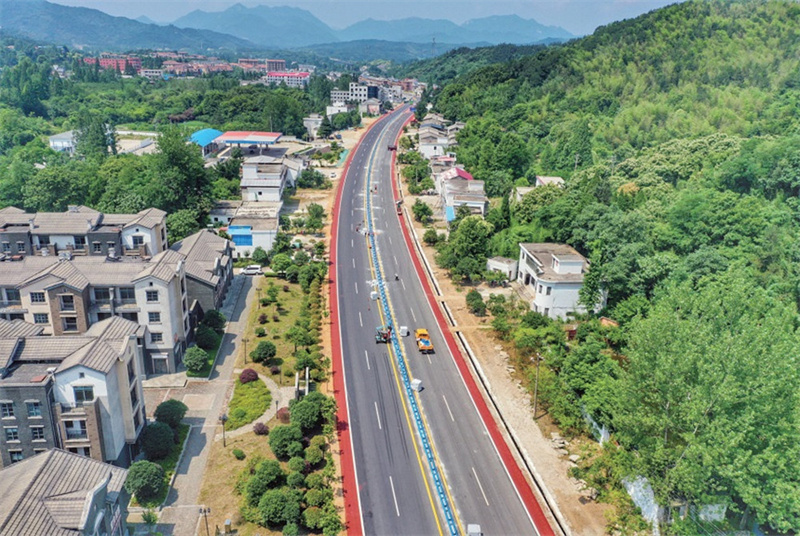 信阳：“诗与远方”在路上