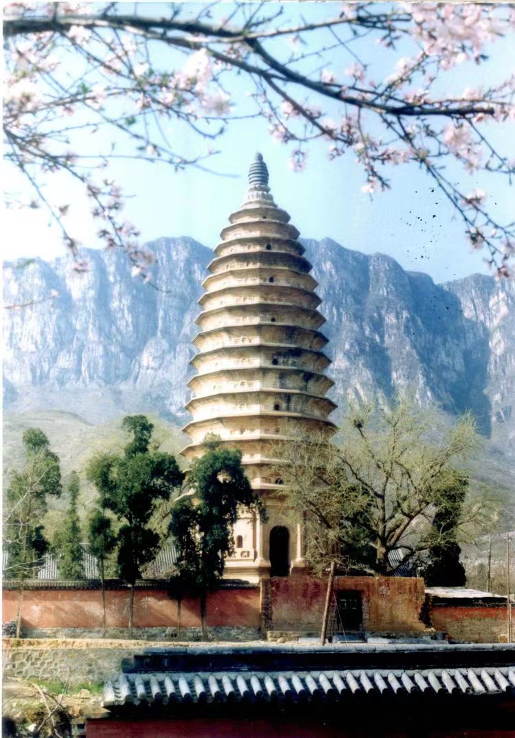 河南旅游那些年丨九十年代嵩岳寺塔整修 重现昔日荣光