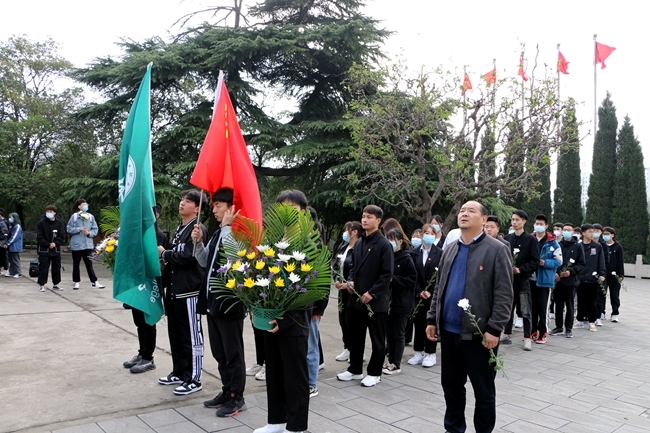 河南林业职业学院掀起党史学习教育新热潮