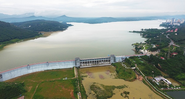 中国水利报治淮第一坝石漫滩水库