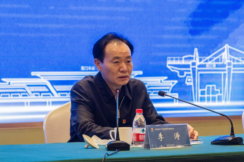 周口市人民政府常务副市长吉建军出席会议并致辞.