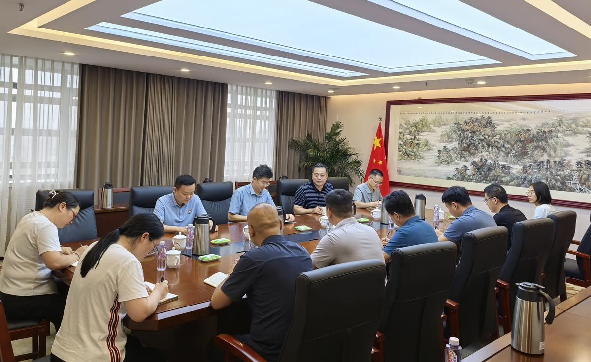 张锐以普通党员身份参加所在党支部党纪学习教育专题党课