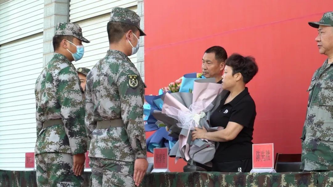 漯河市举行“学习卫国戍边英雄 弘扬喀喇昆仑精神”签名仪式