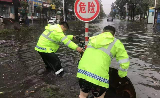 新乡市城管局高标准做好本轮降雨防汛工作