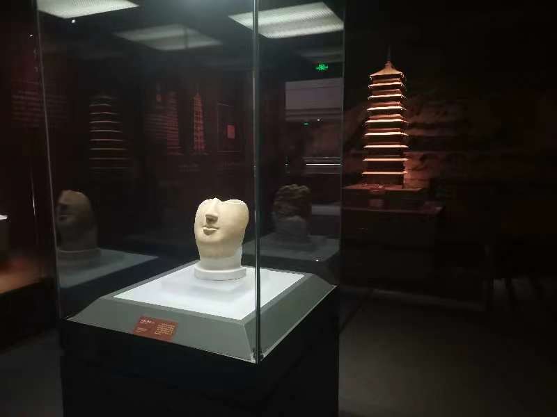 岩“”ݸ ذʱںʷʫ֮·