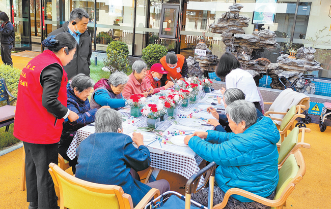 老人也会“潮生活”