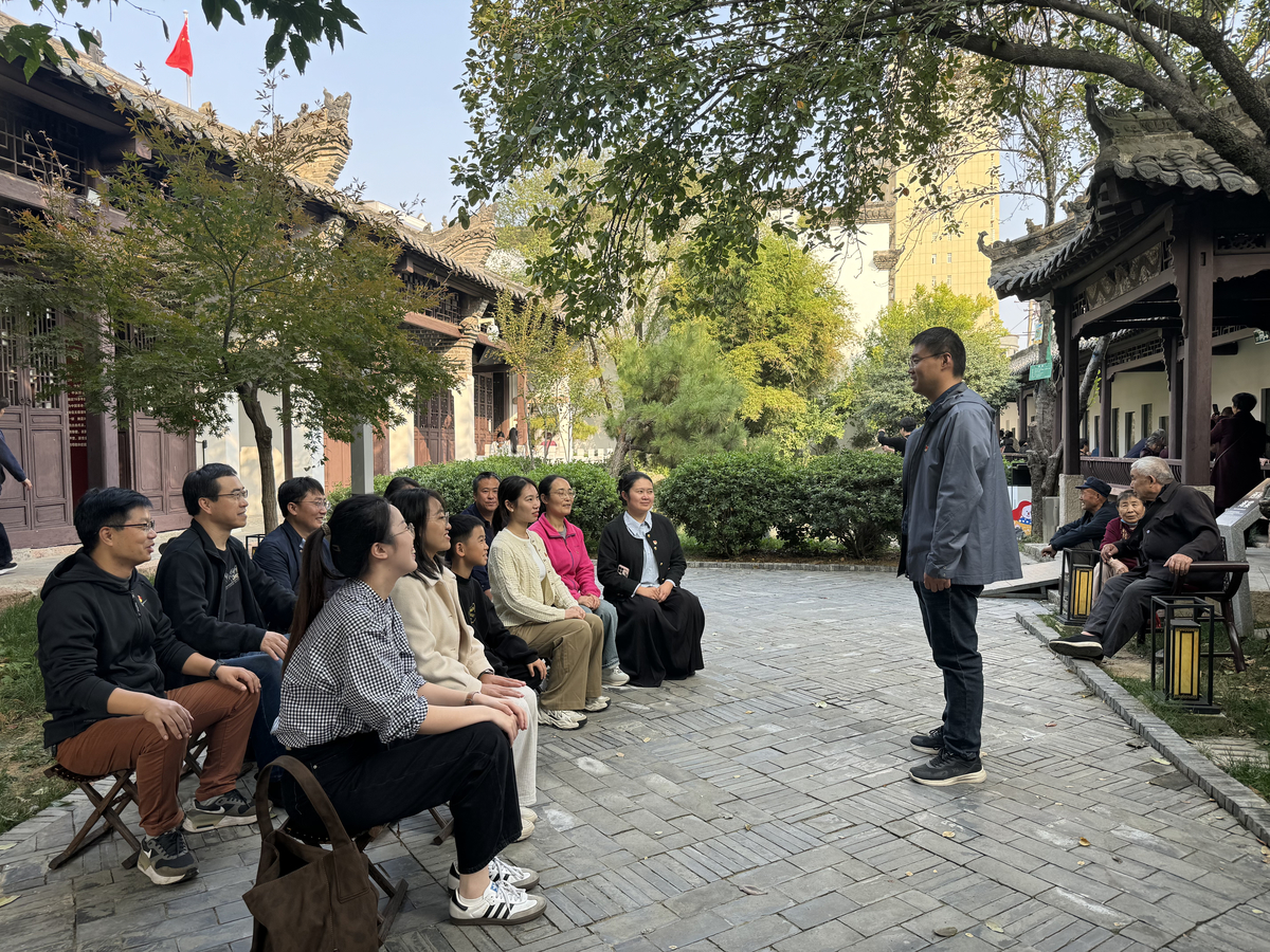 信阳农林学院动物科技学院宠物医学教工党支部与福牛牧业有限公司党支部开展联学共建活动